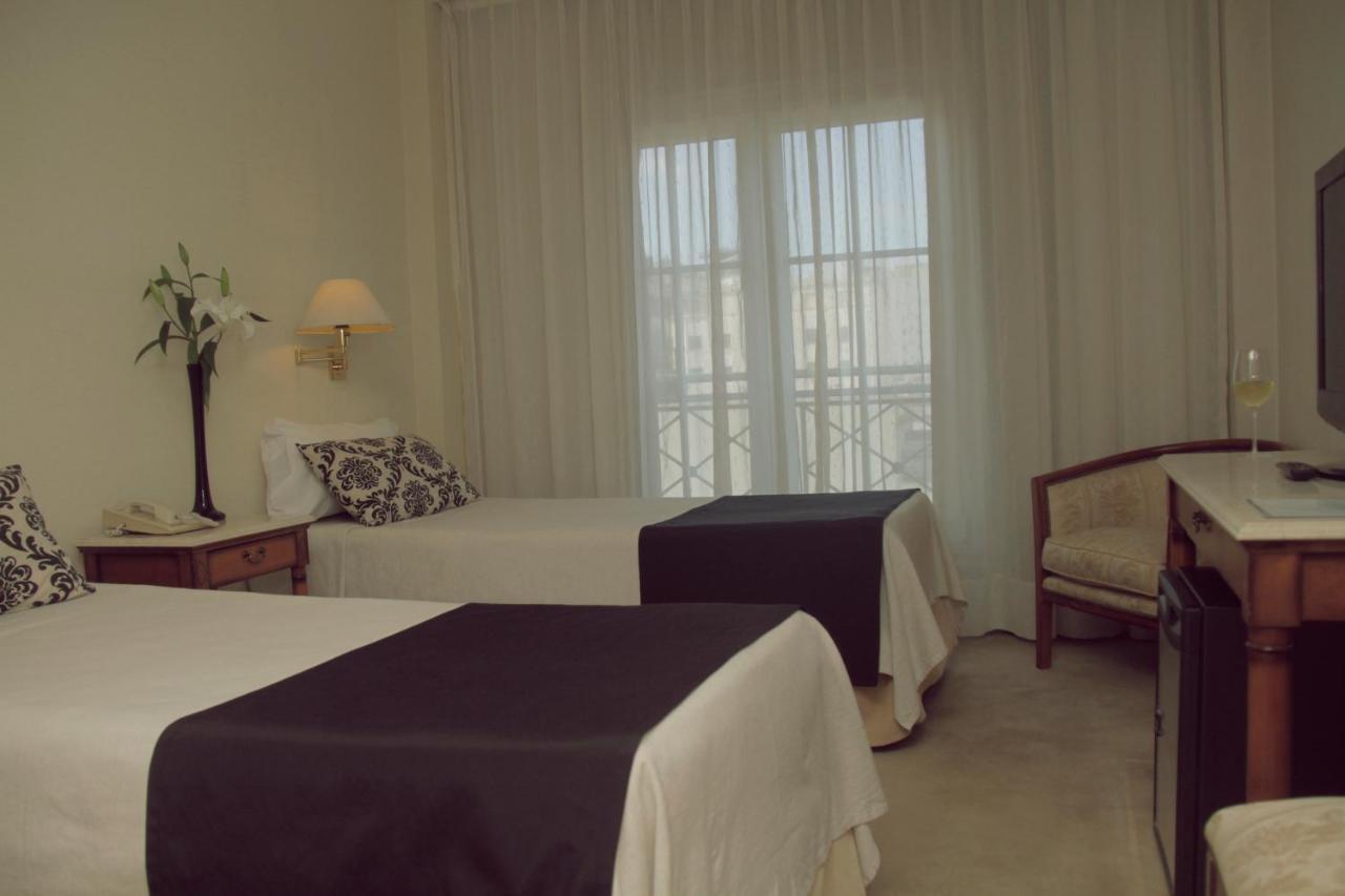 Howard Johnson Hotel 9 De Julio Avenue Buenos Aires Dış mekan fotoğraf